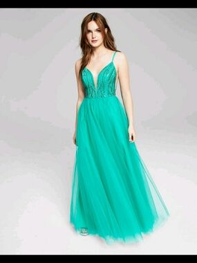 Emerald Green Beaded Bodice Prom Gown